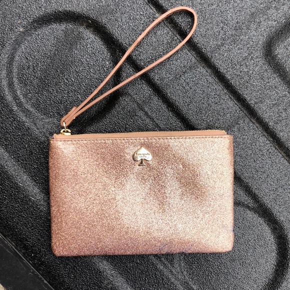 kate spade Handbags - Kate spade wristlet